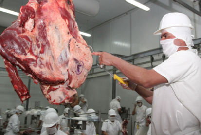 Rząd ocenia, aby importować więcej mięsa, aby zatrzymać się na lokalnym rynku - Power - Digital Gowce