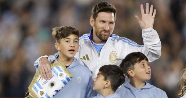 4 drużyny wygrywają 3-0-mercopress